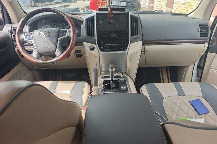 Used Toyota Land Cruiser  Center Console