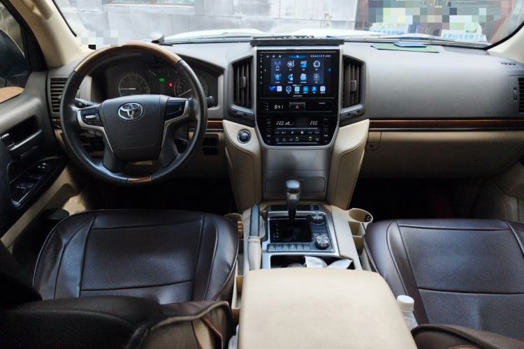 Used Toyota Land Cruiser  Center Console