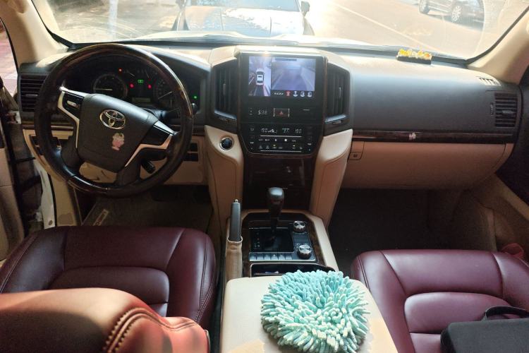 Used Toyota Land Cruiser 2018 4.0 Iron-Wheel Refrigerator Basic Version with No Electric Base Middle East Market Center Console