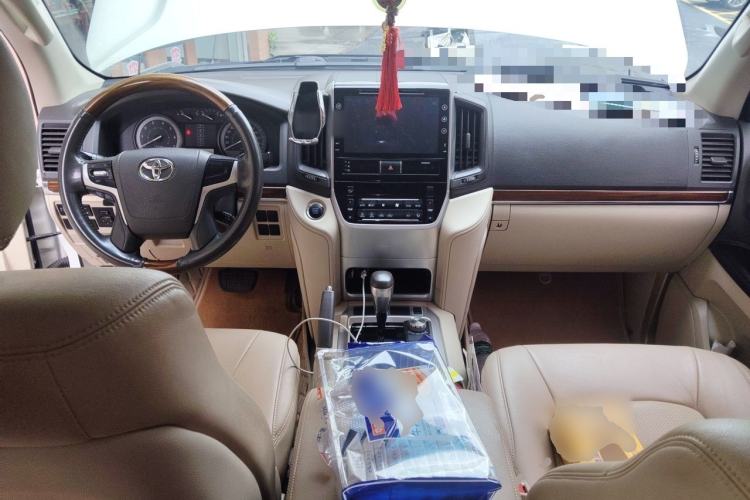 Used Toyota Land Cruiser  Center Console
