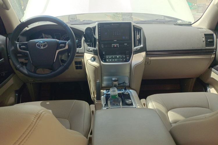 Used Toyota Land Cruiser  Center Console
