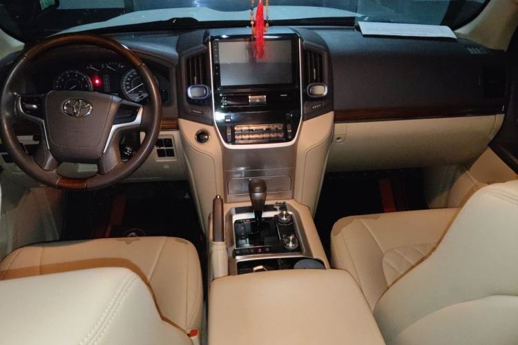 Used Toyota Land Cruiser  Center Console