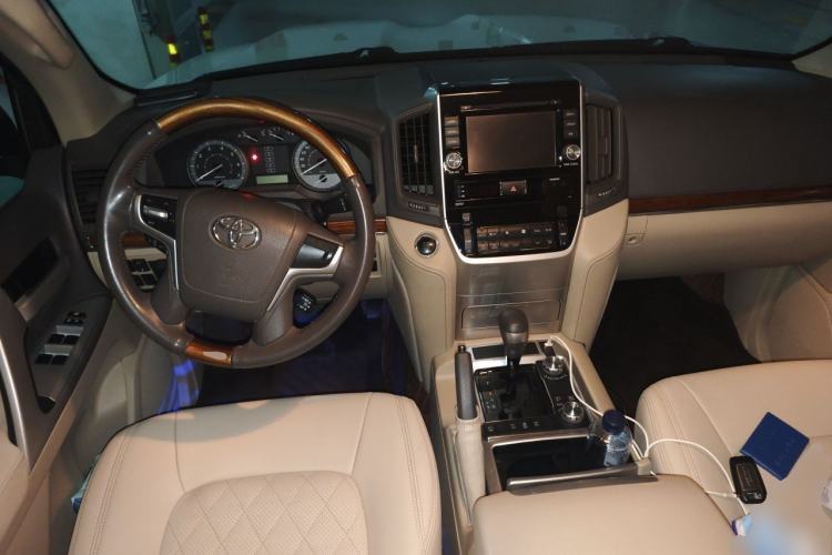 Used Toyota Land Cruiser  Center Console