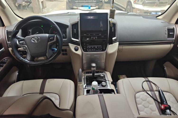 Used Toyota Land Cruiser  Center Console