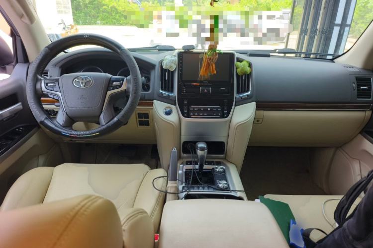 Used Toyota Land Cruiser  Center Console