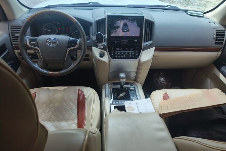 Used Toyota Land Cruiser  Center Console