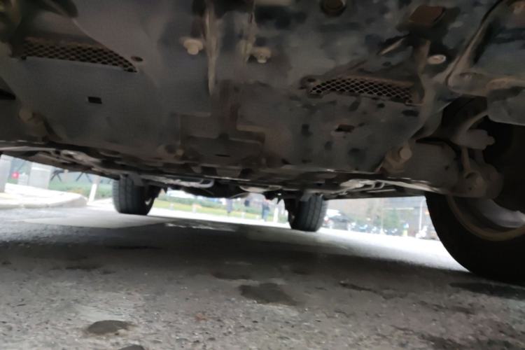Used Toyota Land Cruiser 2018 5.7L VX-R Lifted Middle East Version Chassis Front