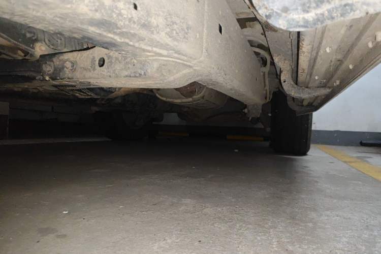 Used Toyota Land Cruiser 2018 5.7 EX-R Middle East Chassis Front Left