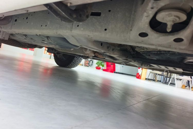 Used Toyota Land Cruiser  Chassis Front Right