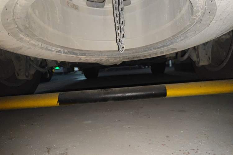 Used Toyota Land Cruiser 2018 5.7 EX-R Middle East Chassis Rear