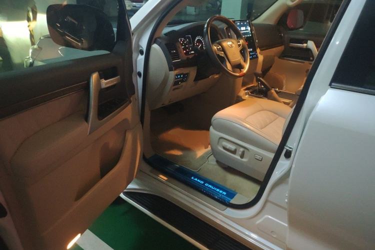 Used Toyota Land Cruiser  Driver Seat