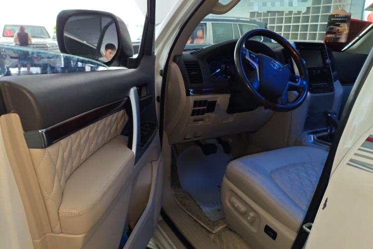 Used Toyota Land Cruiser  Driver Seat