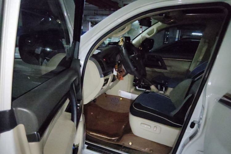 Used Toyota Land Cruiser 2018 4.0L GX-R Gasoline 7-Seater Middle East Driver Seat