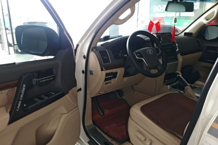 Used Toyota Land Cruiser 2018 4.0L GX-R Gasoline 7-Seater Middle East Driver Seat