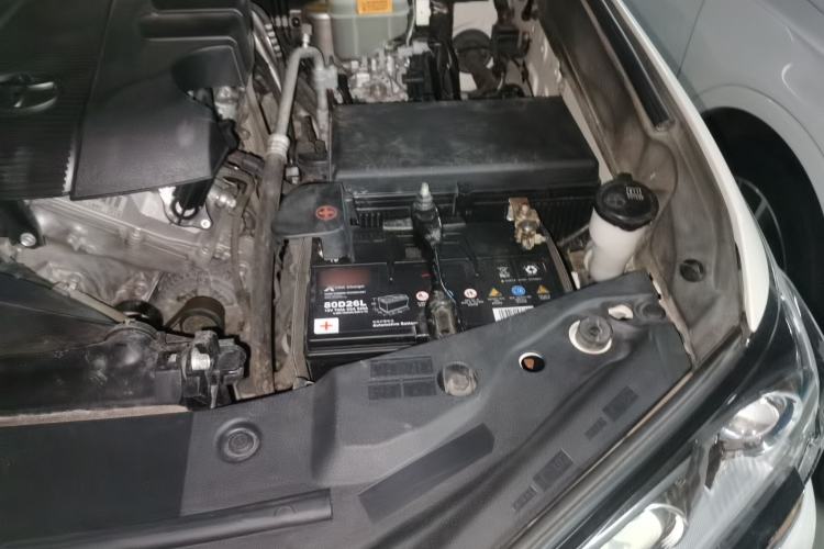Used Toyota Land Cruiser  Engine Bay Left
