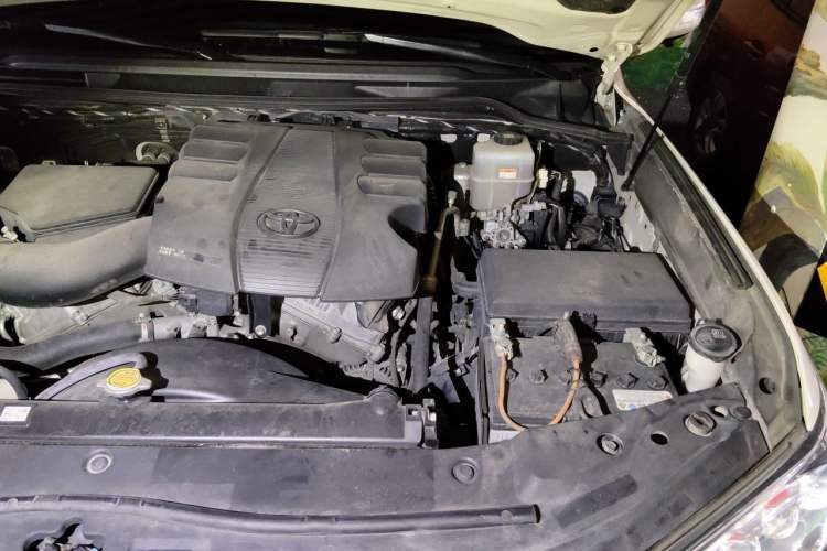 Used Toyota Land Cruiser  Engine Bay Left