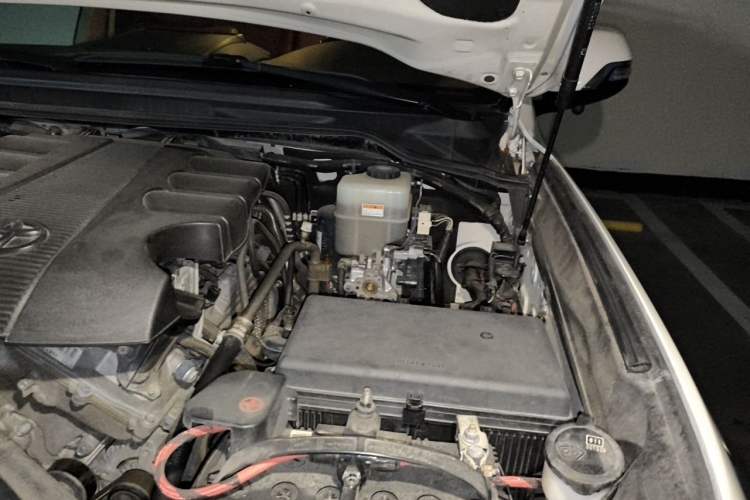 Used Toyota Land Cruiser  Engine Bay Left