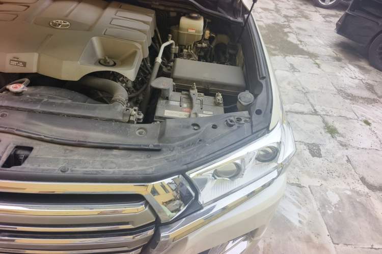 Used Toyota Land Cruiser  Engine Bay Left
