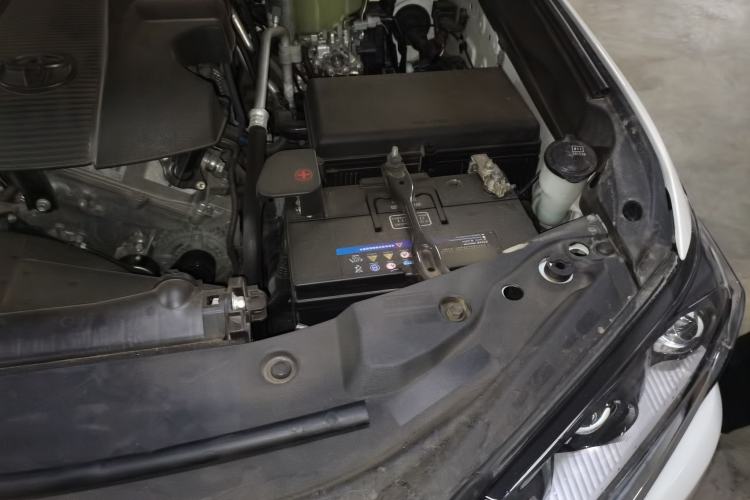 Used Toyota Land Cruiser  Engine Bay Left