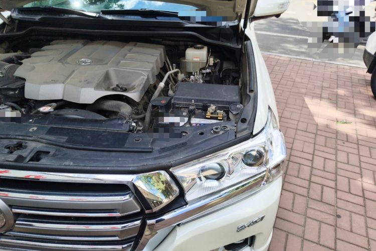 Used Toyota Land Cruiser  Engine Bay Left
