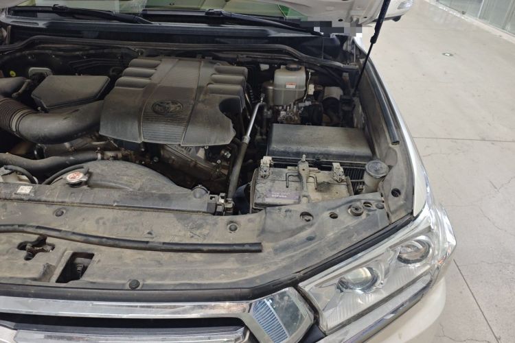 Used Toyota Land Cruiser  Engine Bay Left