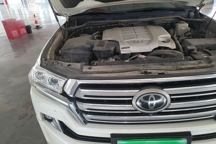 Used Toyota Land Cruiser  Engine Bay Right