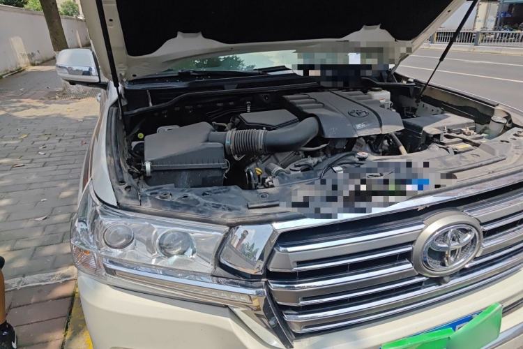 Used Toyota Land Cruiser  Engine Bay Right