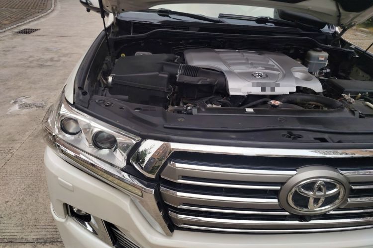 Used Toyota Land Cruiser  Engine Bay Right