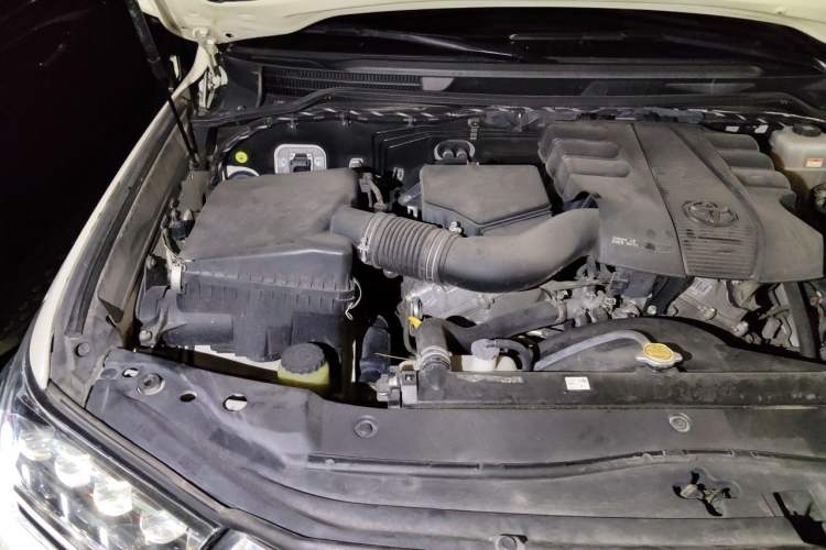 Used Toyota Land Cruiser  Engine Bay Right