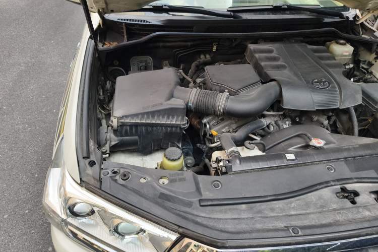 Used Toyota Land Cruiser  Engine Bay Right