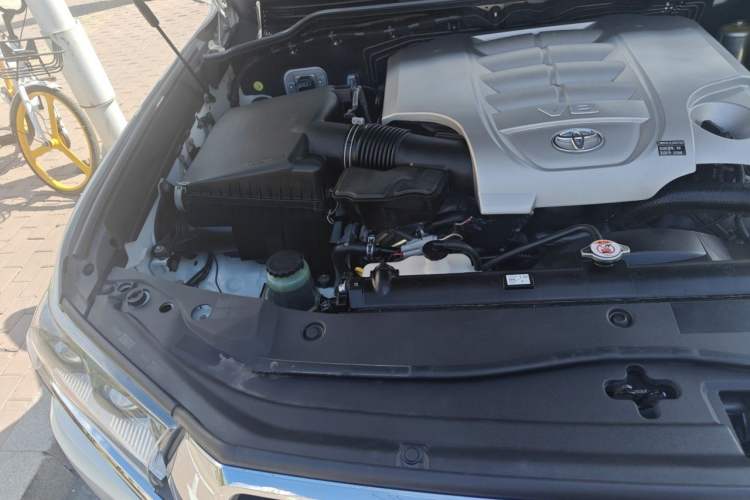 Used Toyota Land Cruiser  Engine Bay Right