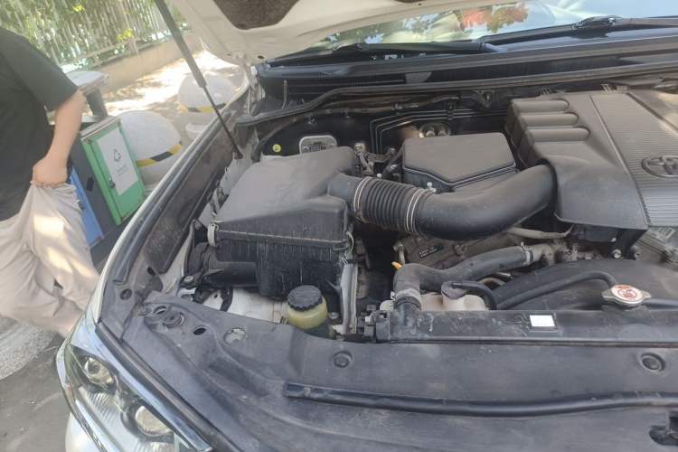 Used Toyota Land Cruiser  Engine Bay Right