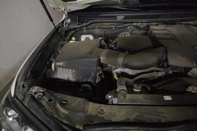 Used Toyota Land Cruiser 2018 4.0L GX-R Gasoline 7-Seater Middle East Engine Bay Right