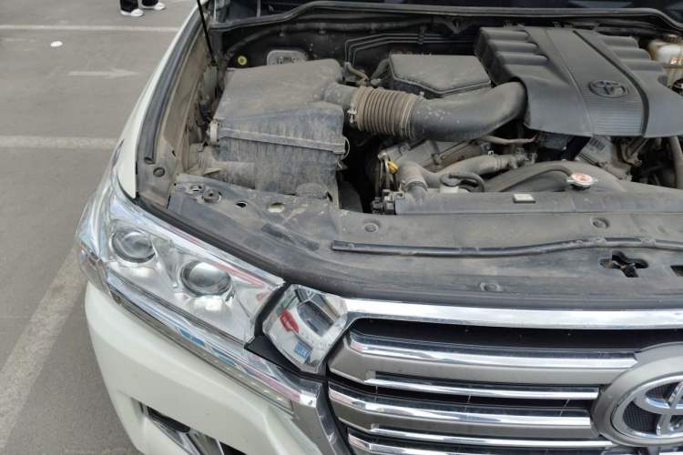 Used Toyota Land Cruiser  Engine Bay Right