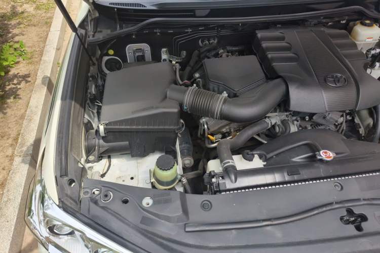 Used Toyota Land Cruiser  Engine Bay Right