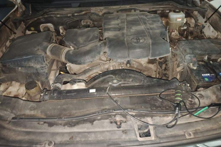 Used Toyota Land Cruiser  Engine Bay