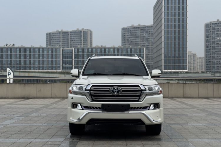 Used Toyota Land Cruiser 2018 4.0 GX-R Eight Cylinders No Winch Outboard Mount Middle East Exterior 1