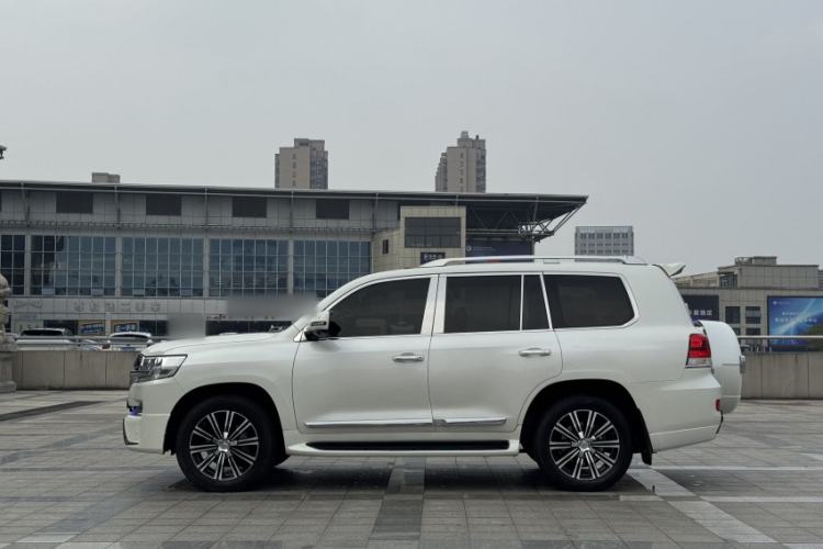 Used Toyota Land Cruiser 2018 4.0 GX-R Eight Cylinders No Winch Outboard Mount Middle East Exterior 2