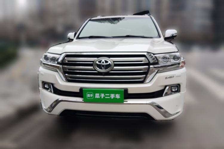 Used Toyota Land Cruiser 2018 5.7L VX-R Lifted Middle East Version Front