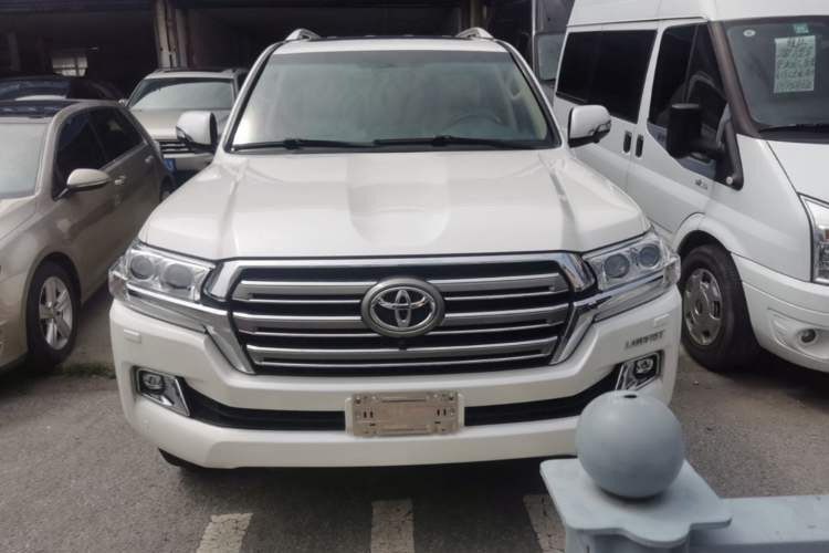 Used Toyota Land Cruiser 2018 4.0L GX-R Gasoline 7-Seater Middle East Front