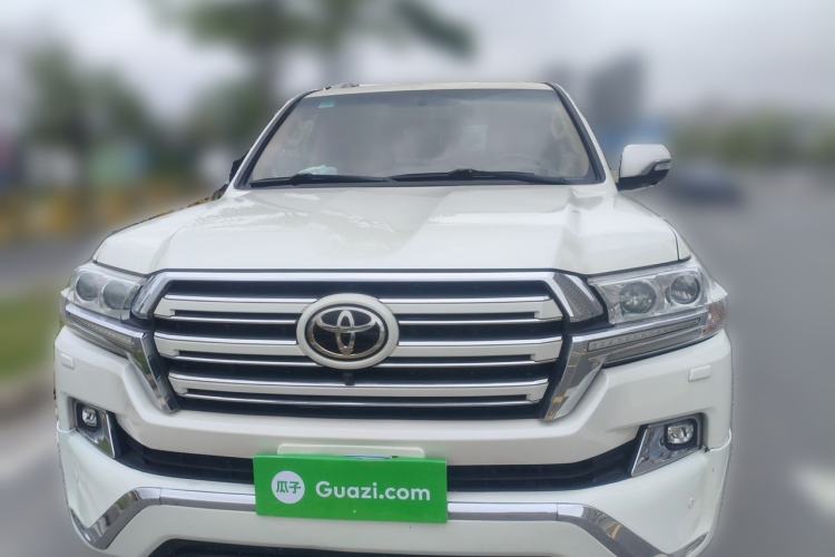 Used Toyota Land Cruiser 2018 4.0 GX-R Eight Cylinders No Winch Outboard Mount Middle East Front