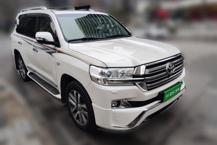 Used Toyota Land Cruiser 2018 5.7L VX-R Lifted Middle East Version Front Right 45 Deg