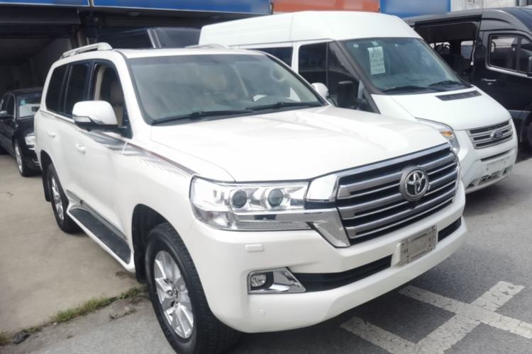 Used Toyota Land Cruiser 2018 4.0L GX-R Gasoline 7-Seater Middle East Front Right 45 Deg