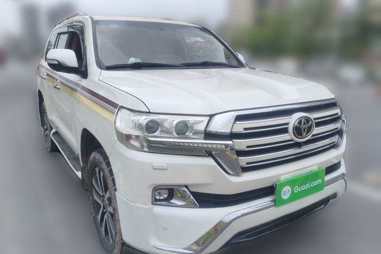 Used Toyota Land Cruiser 2018 4.0 GX-R Eight Cylinders No Winch Outboard Mount Middle East Front Right 45 Deg