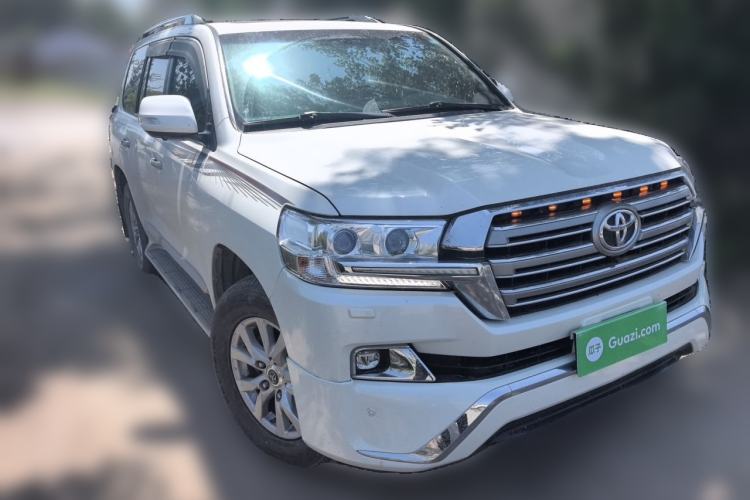 Used Toyota Land Cruiser 2018 4.0 GX-R Eight Cylinders No Winch Outboard Mount Middle East Front Right 45 Deg