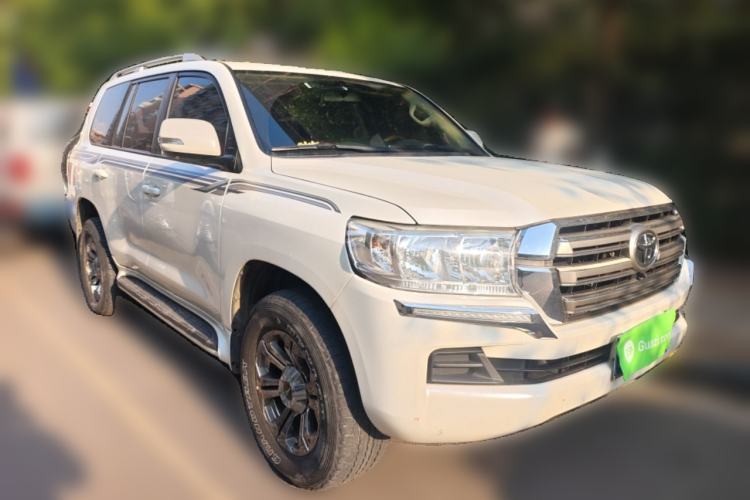 Used Toyota Land Cruiser 2018 4.0 Iron-Wheel Refrigerator Basic Version with No Electric Base Middle East Market Front Right 45 Deg
