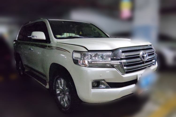 Used Toyota Land Cruiser 2018 4.0L GX-R Gasoline 7-Seater Middle East Front Right 45 Deg