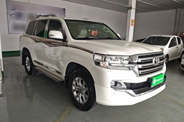 Used Toyota Land Cruiser 2018 4.0L GX-R Gasoline 7-Seater Middle East Front Right 45 Deg