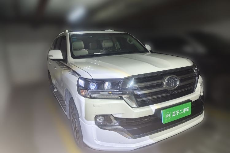 Used Toyota Land Cruiser 2018 4.0L GX-R Gasoline 7-Seater Middle East Front Right 45 Deg