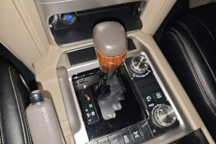 Used Toyota Land Cruiser  Gear Lever